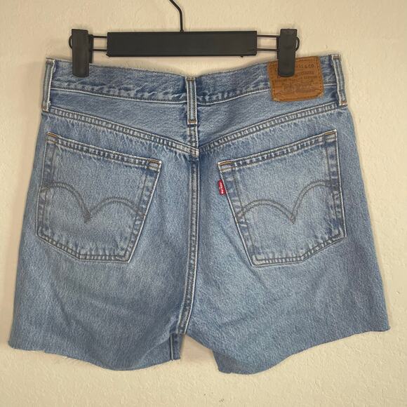 Levi’s Wedgie Straight Cutoff Denim Women’s Shorts Button Fly - Size 29 - Picture 2 of 6